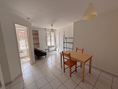 APPARTEMENT T2 A LOUER - CHARBONNIERES LES BAINS - 30 m2 - 615€ charges comprises par mois