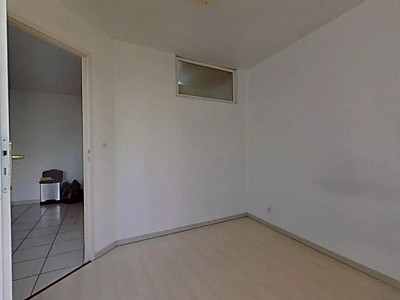 APPARTEMENT T2 A LOUER - CHARBONNIERES LES BAINS - 31.71 m2 - 605€ charges comprises par mois