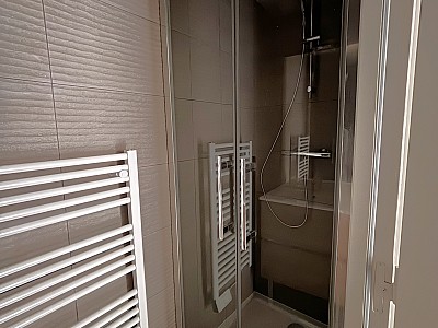 APPARTEMENT T2 A LOUER - CHARBONNIERES LES BAINS - 35.15 m2 - 935 &euro; charges comprises par mois