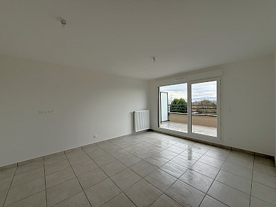 APPARTEMENT T2 A LOUER - DARDILLY - 40.38 m2 - 895 € charges comprises par mois