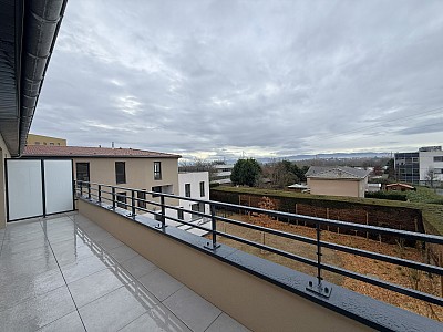 APPARTEMENT T2 A LOUER - DARDILLY - 40.38 m2 - 895 € charges comprises par mois