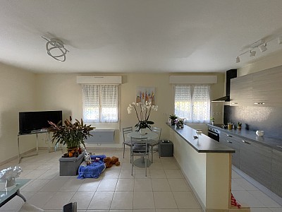APPARTEMENT T2 A LOUER - FONTAINES ST MARTIN - 45 m2 - 775€ charges comprises par mois