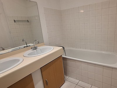 MEUBLE A LOUER - LYON 1ER ARRONDISSEMENT - 61.81 m2 - 1229€ charges comprises par mois