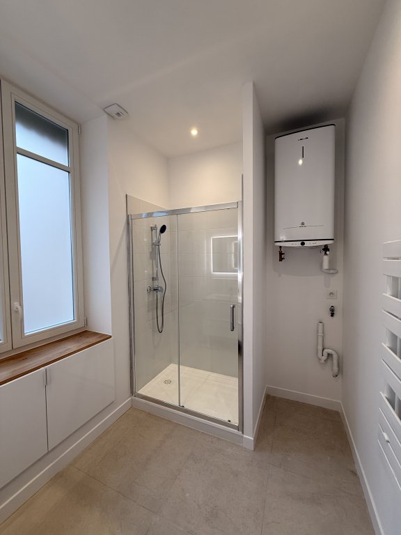 APPARTEMENT T2 A LOUER - LYON 2EME ARRONDISSEMENT - 65.82 m2 - 1�345�&euro; charges comprises par mois