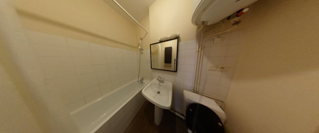 APPARTEMENT T2 A LOUER - LYON 2EME ARRONDISSEMENT - 28.93 m2 - 588�&euro; charges comprises par mois