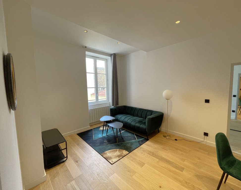 APPARTEMENT T2 A LOUER - LYON 2EME ARRONDISSEMENT - 54.17 m2 - 1�490�&euro; charges comprises par mois