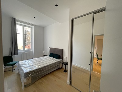 APPARTEMENT T2 A LOUER - LYON 2EME ARRONDISSEMENT - 54.17 m2 - 1 490 € charges comprises par mois