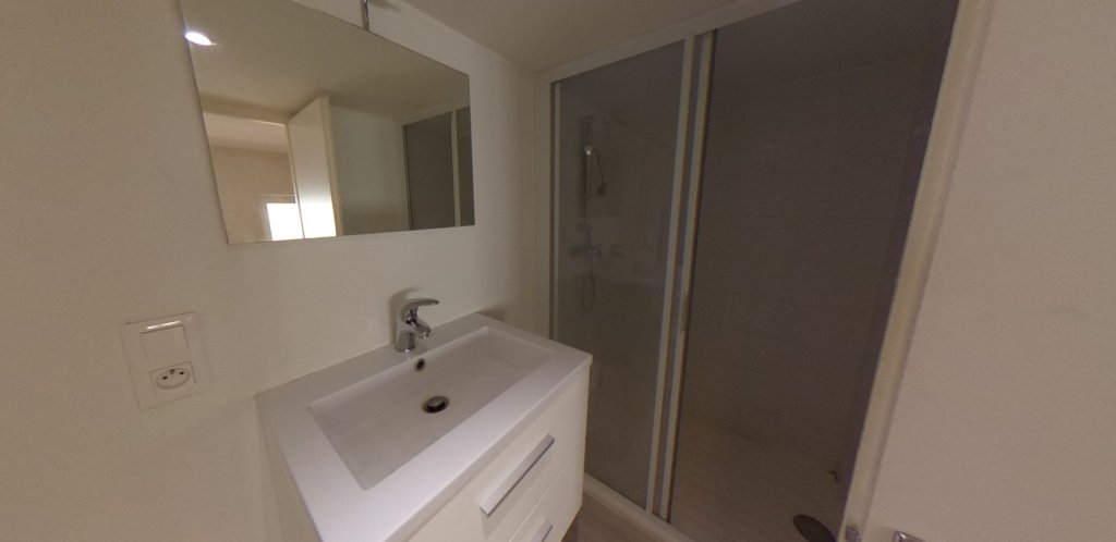 APPARTEMENT T2 A LOUER - LYON 2EME ARRONDISSEMENT - 25.54 m2 - 656 &euro; charges comprises par mois