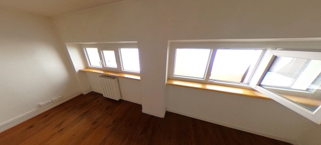 APPARTEMENT T2 A LOUER - LYON 2EME ARRONDISSEMENT - 25.54 m2 - 656 &euro; charges comprises par mois