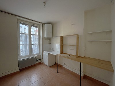 APPARTEMENT T2 A LOUER - LYON 3EME ARRONDISSEMENT - 39.7 m2 - 595€ charges comprises par mois