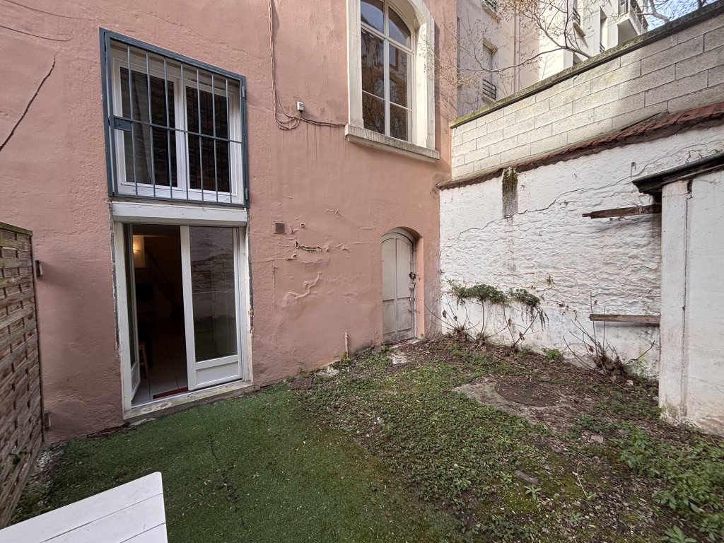 APPARTEMENT T2 A LOUER - LYON 3EME ARRONDISSEMENT - 26.15 m2 - 615 &euro; charges comprises par mois