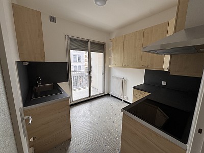 APPARTEMENT T2 A LOUER - LYON 3EME ARRONDISSEMENT - 48.93 m2 - 915 € charges comprises par mois