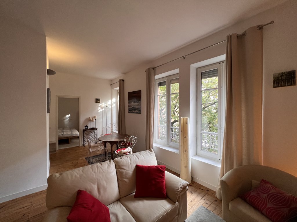 APPARTEMENT T2 A LOUER - LYON 4EME ARRONDISSEMENT - 50.73 m2 - 974 &euro; charges comprises par mois