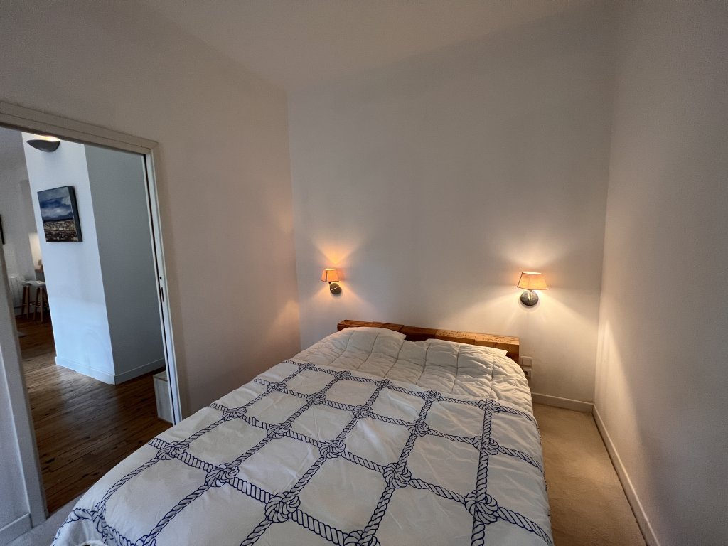 APPARTEMENT T2 A LOUER - LYON 4EME ARRONDISSEMENT - 50.73 m2 - 974 &euro; charges comprises par mois