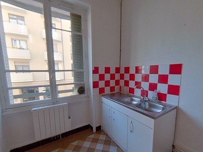 APPARTEMENT T2 A LOUER - LYON 6EME ARRONDISSEMENT - 50.31 m2 - 825€ charges comprises par mois