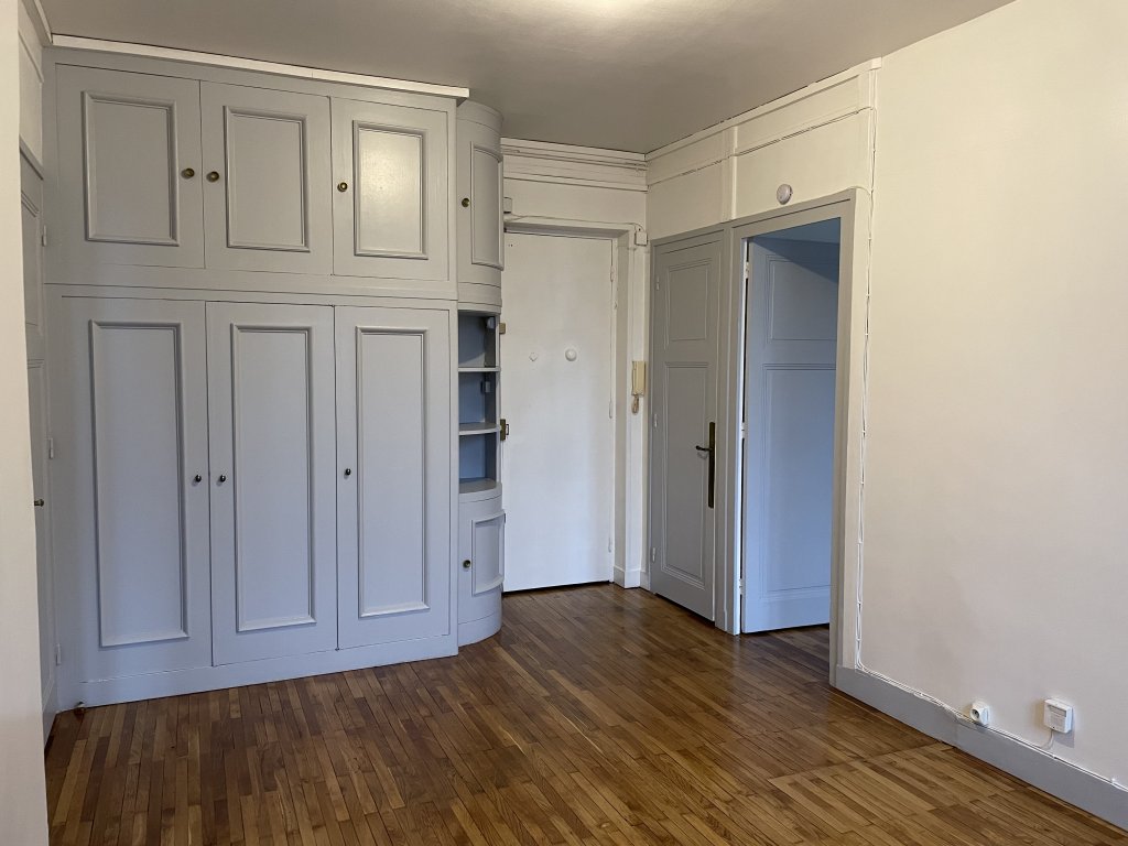 APPARTEMENT T2 A LOUER - LYON 6EME ARRONDISSEMENT - 44.69 m2 - 805 € charges comprises par mois