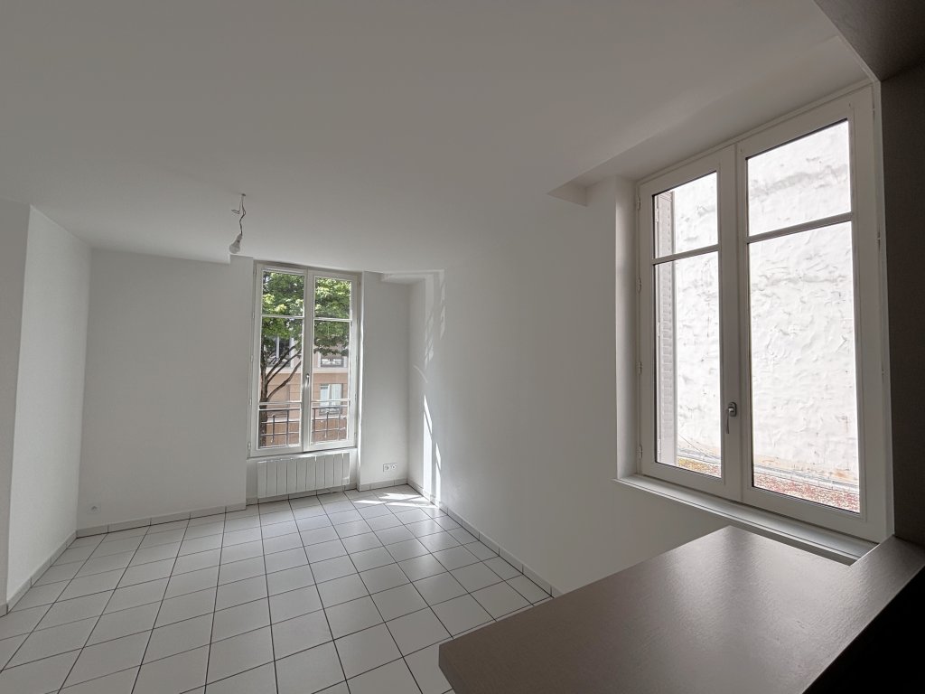 APPARTEMENT T2 A LOUER - LYON 6EME ARRONDISSEMENT - 35.9 m2 - 710�&euro; charges comprises par mois