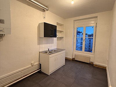 APPARTEMENT T2 A LOUER - LYON 6EME ARRONDISSEMENT - 67.22 m2 - 1�145�&euro; charges comprises par mois
