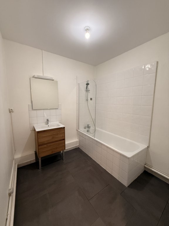 APPARTEMENT T2 A LOUER - LYON 6EME ARRONDISSEMENT - 67.22 m2 - 1�145�&euro; charges comprises par mois