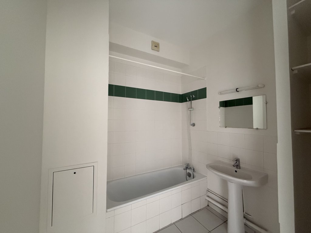 APPARTEMENT T2 A LOUER - LYON 6EME ARRONDISSEMENT - 57.72 m2 - 1�055�&euro; charges comprises par mois