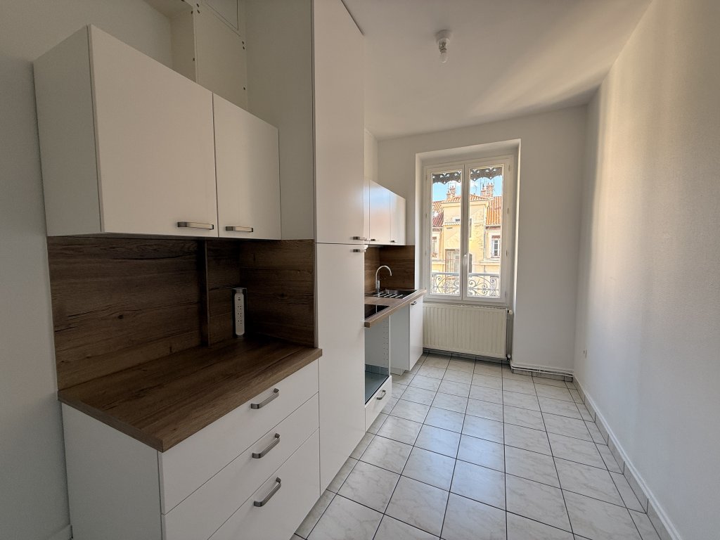 APPARTEMENT T2 A LOUER - LYON 6EME ARRONDISSEMENT - 66.8 m2 - 1�249�&euro; charges comprises par mois