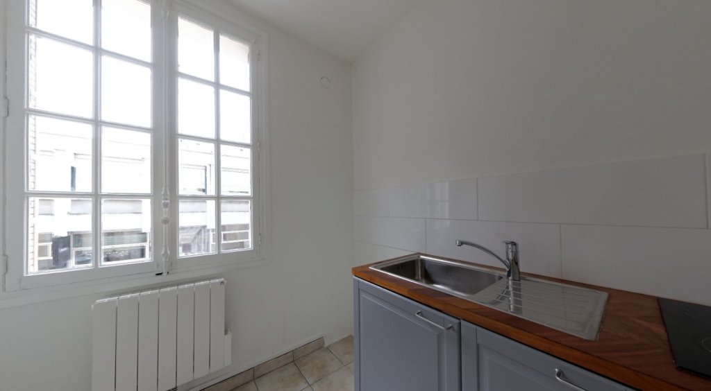 APPARTEMENT T2 A LOUER - LYON 6EME ARRONDISSEMENT - 44.12 m2 - 835 &euro; charges comprises par mois