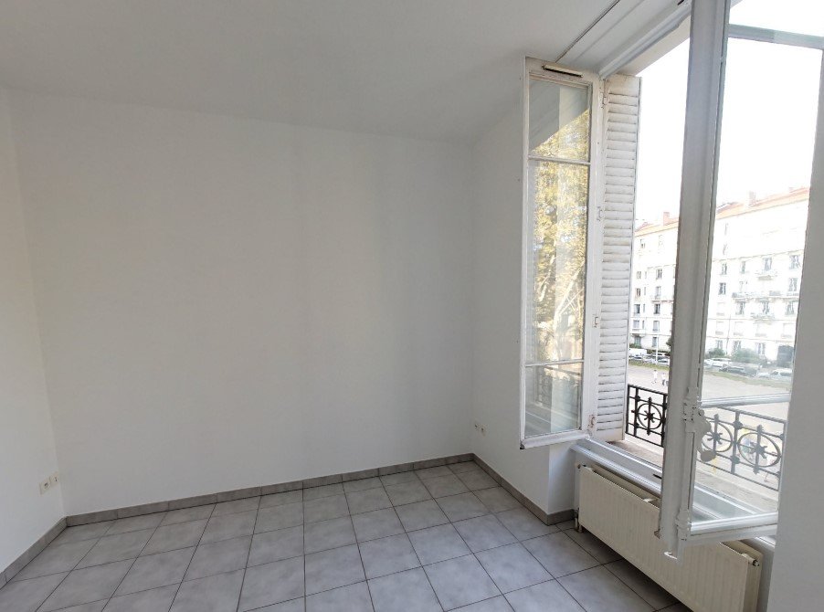 APPARTEMENT T2 A LOUER - LYON 6EME ARRONDISSEMENT - 42.61 m2 - 845 &euro; charges comprises par mois