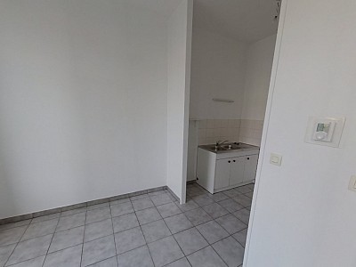 APPARTEMENT T2 A LOUER - LYON 6EME ARRONDISSEMENT - 42.61 m2 - 845 € charges comprises par mois