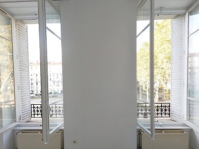 APPARTEMENT T2 A LOUER - LYON 6EME ARRONDISSEMENT - 42.61 m2 - 845 € charges comprises par mois
