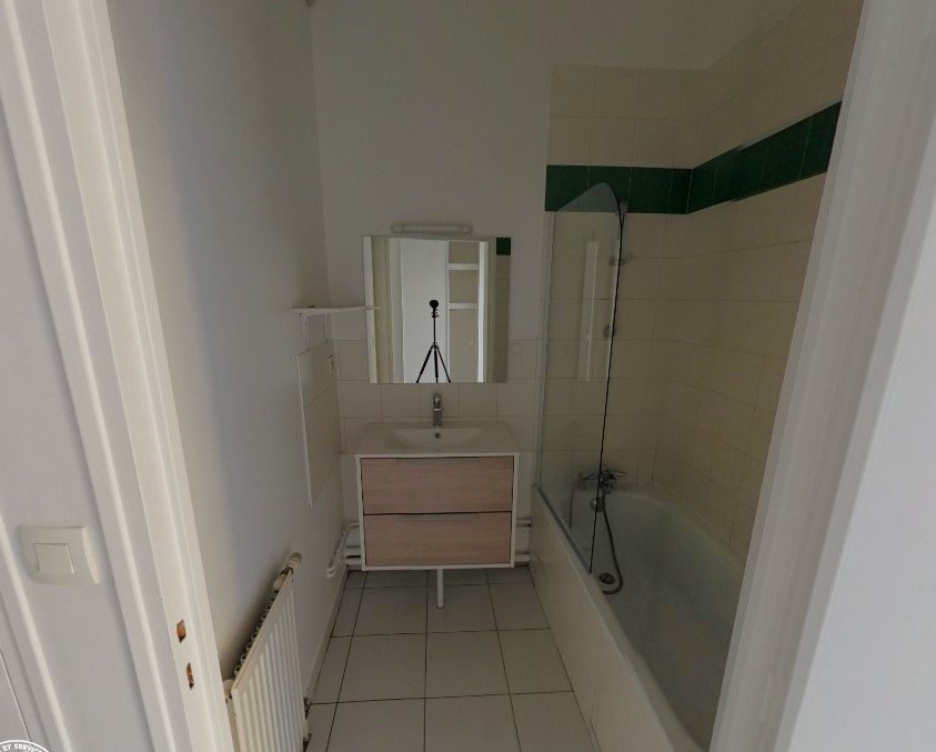 APPARTEMENT T2 A LOUER - LYON 6EME ARRONDISSEMENT - 42.61 m2 - 845 &euro; charges comprises par mois