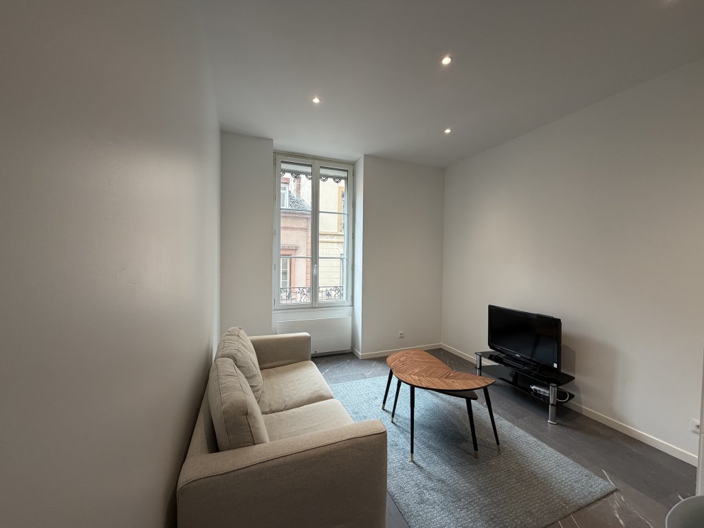 APPARTEMENT T2 A LOUER - LYON 7EME ARRONDISSEMENT - 38.89 m2 - 898�&euro; charges comprises par mois