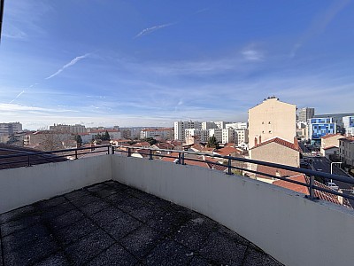 APPARTEMENT T2 A LOUER - LYON 8EME ARRONDISSEMENT - 43.23 m2 - 845�&euro; charges comprises par mois