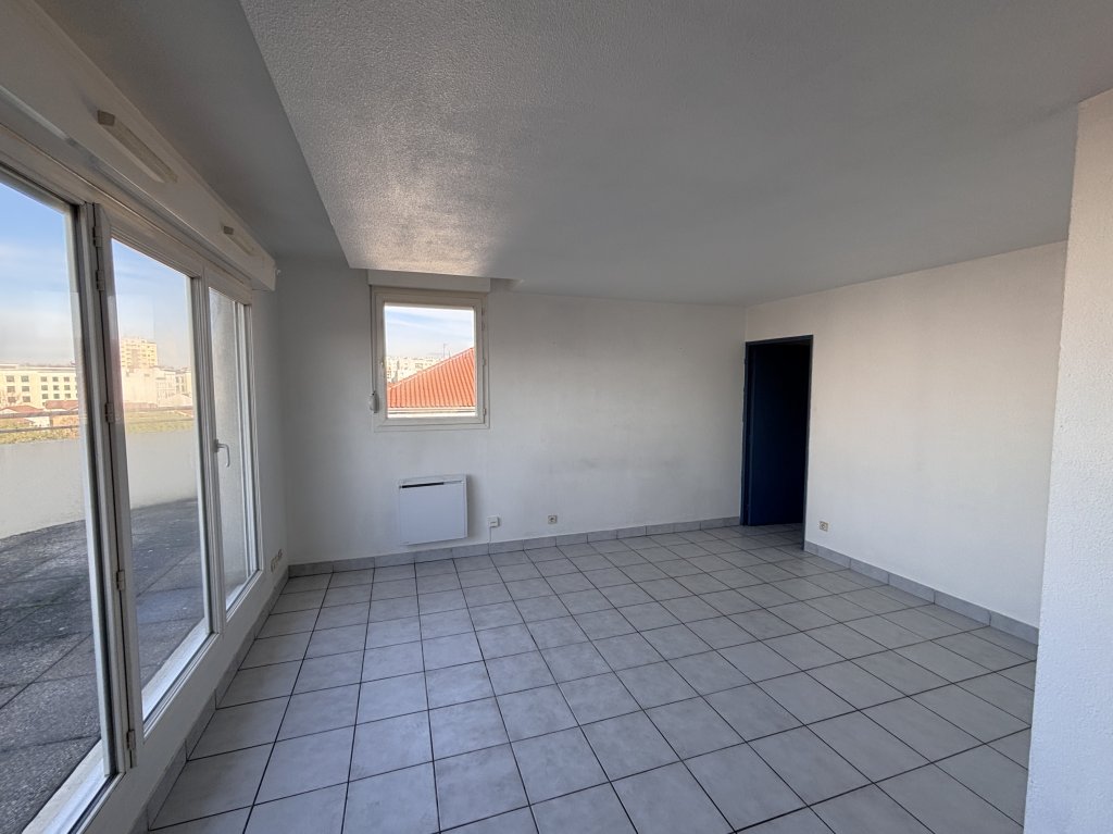 APPARTEMENT T2 A LOUER - LYON 8EME ARRONDISSEMENT - 43.23 m2 - 845�&euro; charges comprises par mois