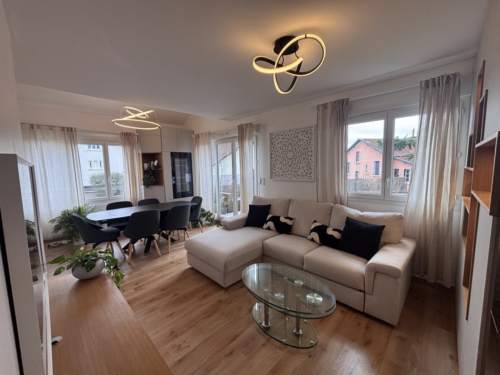 APPARTEMENT T2 A LOUER - NEUVILLE SUR SAONE - 43.38 m2 - 1�085�&euro; charges comprises par mois