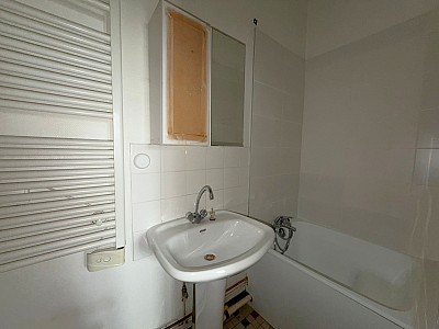 APPARTEMENT T2 A LOUER - VILLEURBANNE - 42.76 m2 - 525�&euro; charges comprises par mois
