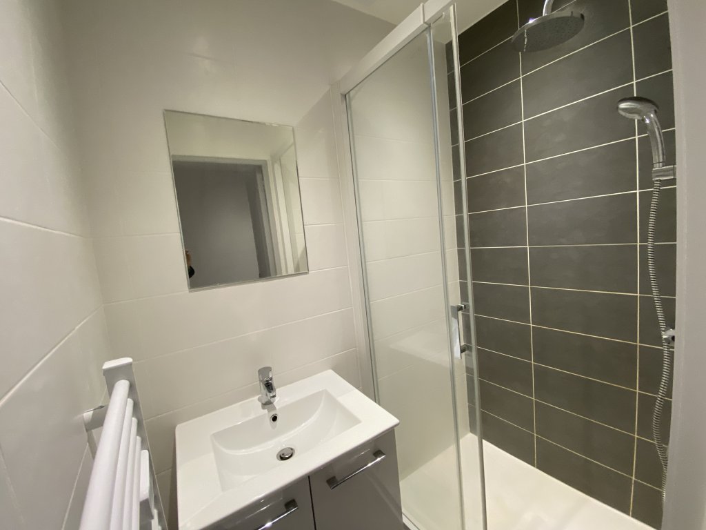 APPARTEMENT T2 A LOUER - VILLEURBANNE - 43.99 m2 - 760�&euro; charges comprises par mois