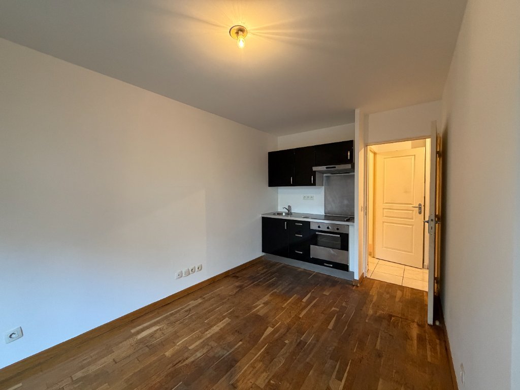 APPARTEMENT T2 A VENDRE - CRAPONNE - 31.59 m2 - 145�000�&euro;