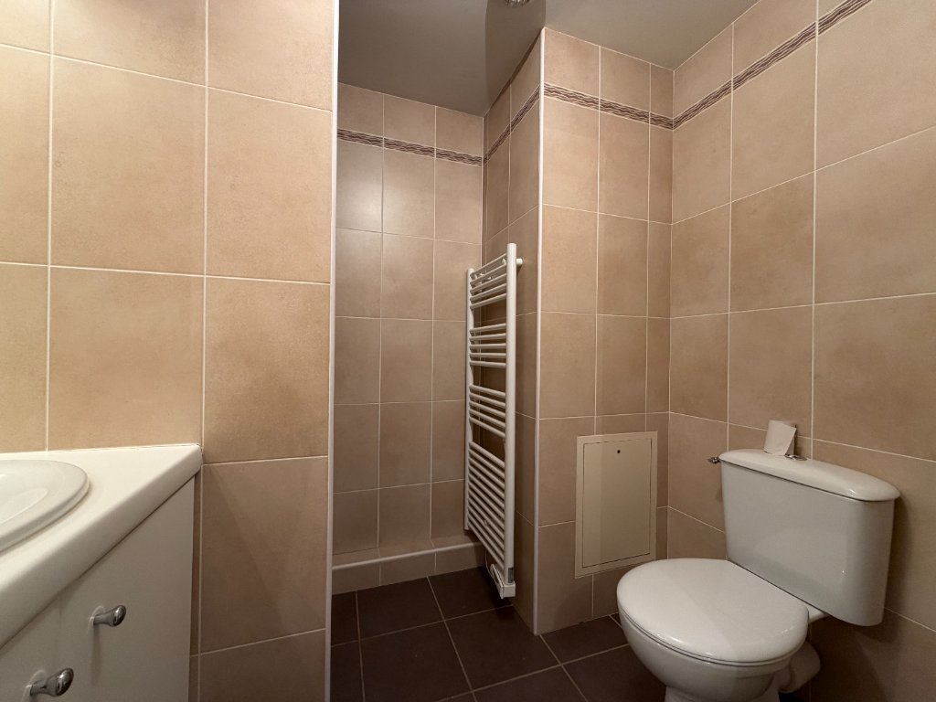 APPARTEMENT T2 A VENDRE - CRAPONNE - 31.59 m2 - 145�000�&euro;