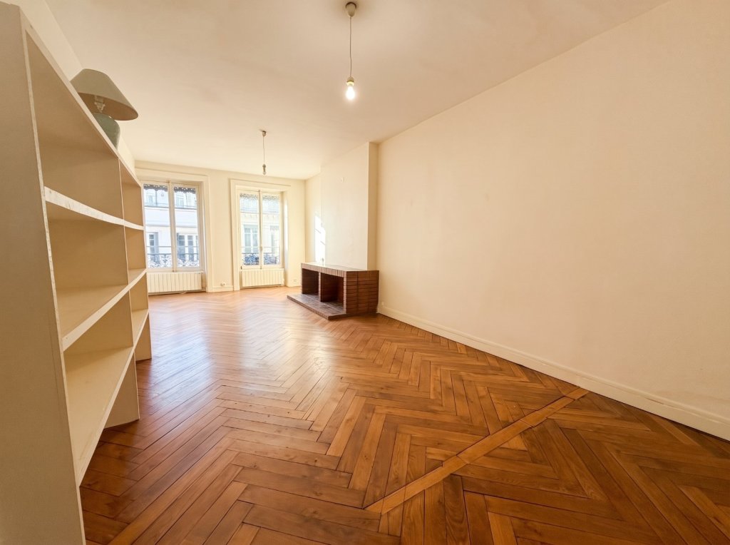 APPARTEMENT T2 A VENDRE - LYON 6EME ARRONDISSEMENT - 67.75 m2 - 309 000 &euro;
