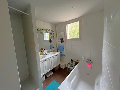 APPARTEMENT T3 A LOUER - CALUIRE ET CUIRE - 80.73 m2 - 1132€ charges comprises par mois