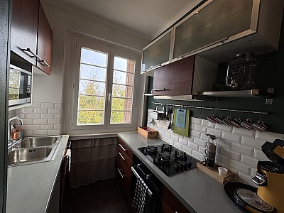 APPARTEMENT T3 A LOUER - CHAMPAGNE AU MONT D OR - 57.85 m2 - 880€ charges comprises par mois