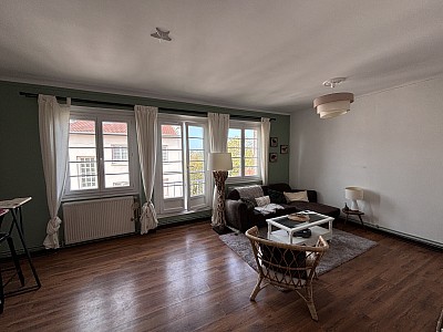 APPARTEMENT T3 A LOUER - CHAMPAGNE AU MONT D OR - 57.85 m2 - 880€ charges comprises par mois