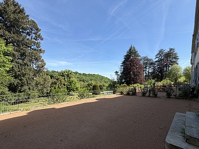 APPARTEMENT T3 A LOUER - CHARBONNIERES LES BAINS - 1 m2 - 1 550 € charges comprises par mois