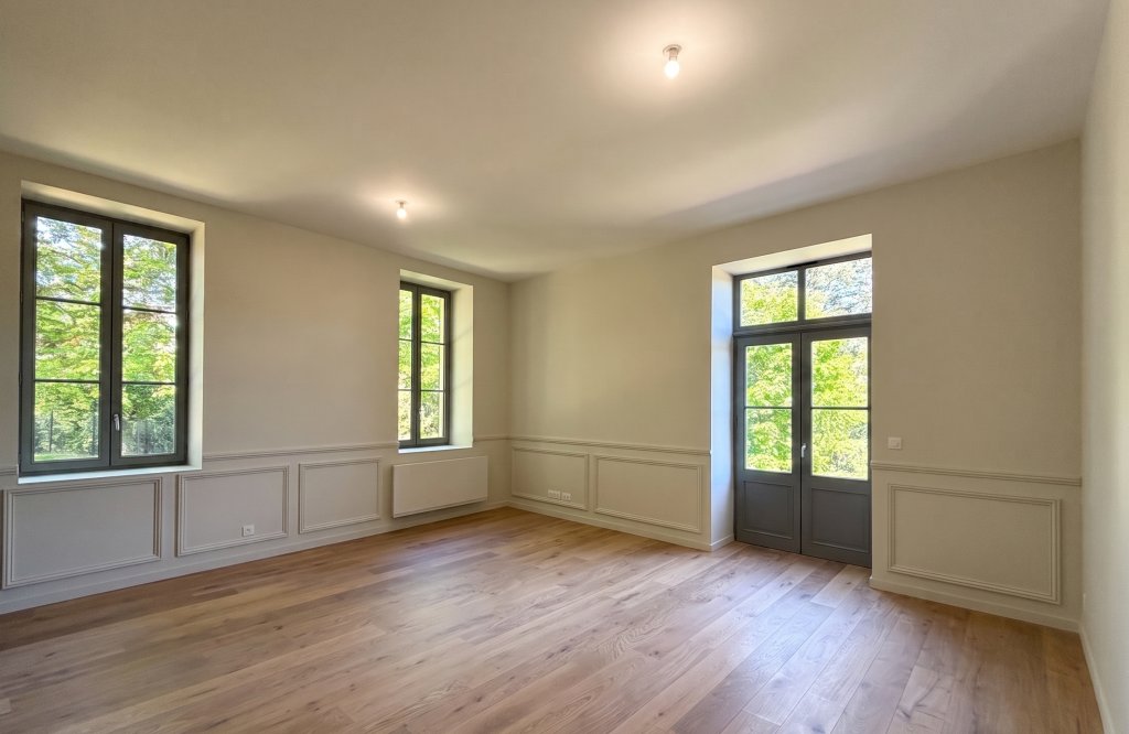 APPARTEMENT T3 A LOUER - CHARBONNIERES LES BAINS - 1 m2 - 1 550 &euro; charges comprises par mois