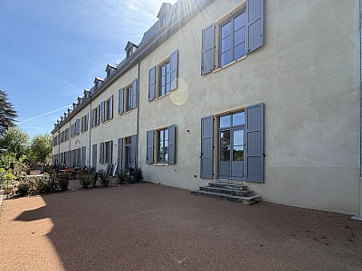 APPARTEMENT T3 A LOUER - CHARBONNIERES LES BAINS - 1 m2 - 1 550 € charges comprises par mois