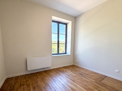 APPARTEMENT T3 A LOUER - CHARBONNIERES LES BAINS - 1 m2 - 1 550 € charges comprises par mois