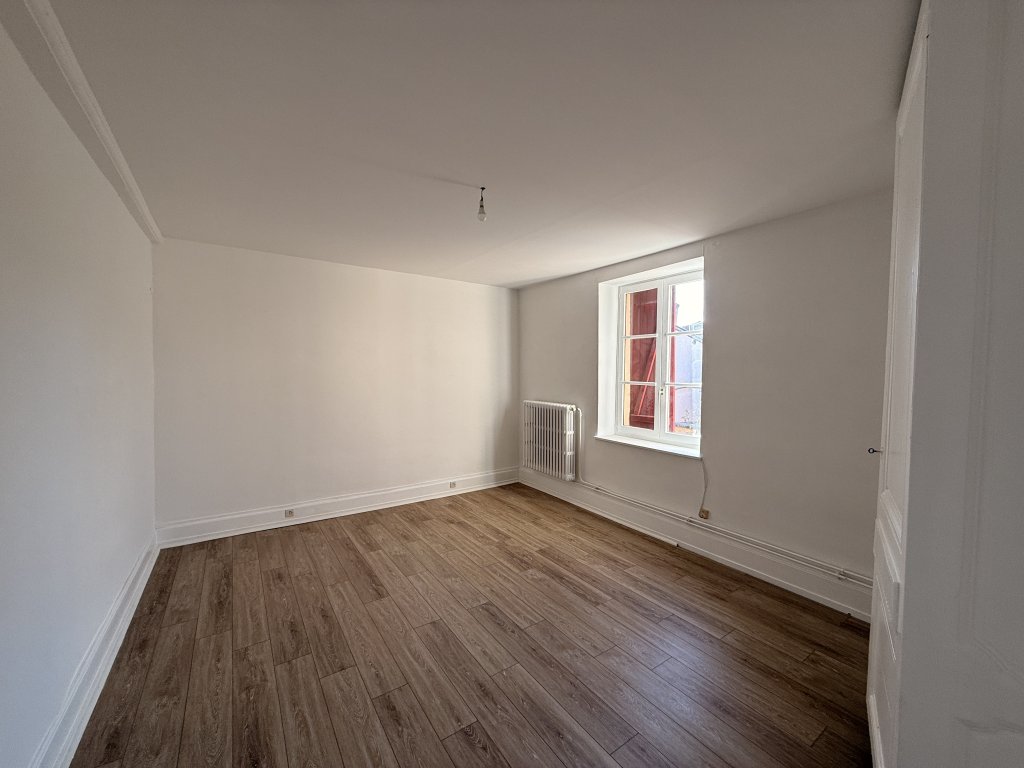 APPARTEMENT T3 A LOUER - FRANCHEVILLE - 72.58 m2 - 920�&euro; charges comprises par mois