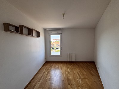 APPARTEMENT T3 A LOUER - FRANCHEVILLE - 54.58 m2 - 880 € charges comprises par mois