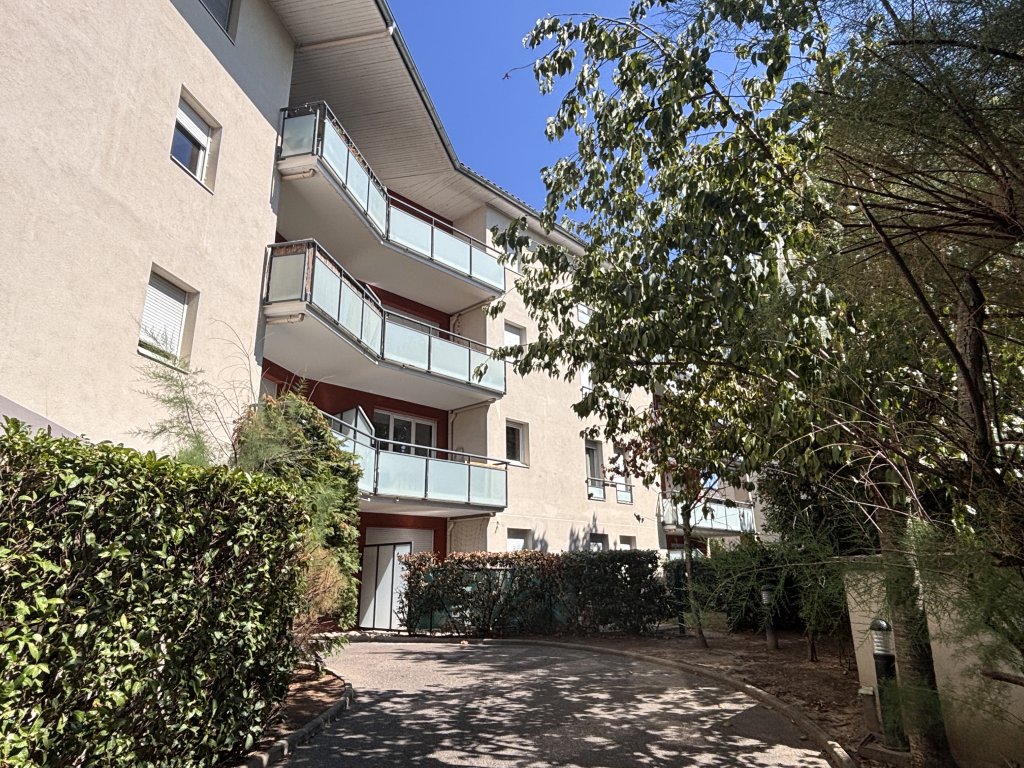 APPARTEMENT T3 A LOUER - FRANCHEVILLE - 54.58 m2 - 880 &euro; charges comprises par mois
