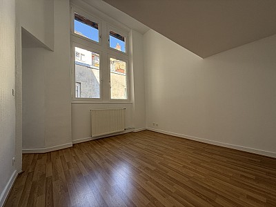 APPARTEMENT T3 A LOUER - LYON 1ER ARRONDISSEMENT Louis-Pradel - 84.1 m2 - 1345€ charges comprises par mois